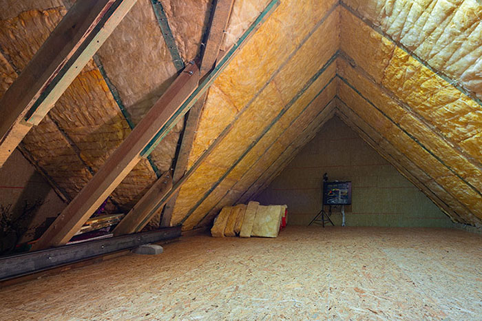 Isolation thermique des combles de la maison