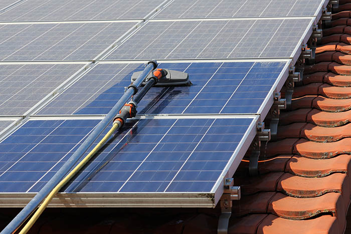 Nettoyage des panneaux solaires