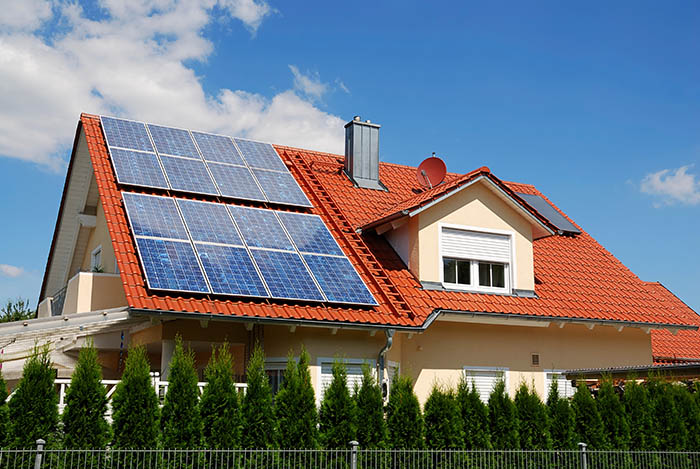 Panneaux solaires sur toiture